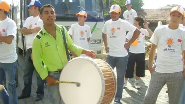 Ak Partili Gençler Yoğun Bir Şekilde Çalışıyorlar
