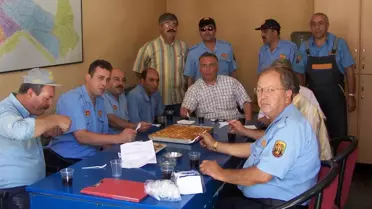 Başkan Özpınar'dan İtfaiye Ekiplere 'Baklavalı' Teşekkür
