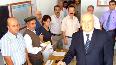 Milletvekili Adayları Sandık Başında Halk Ozanları Gibi Atıştı