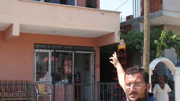 Gazetecinin Evine Kurşun Yağdırdılar