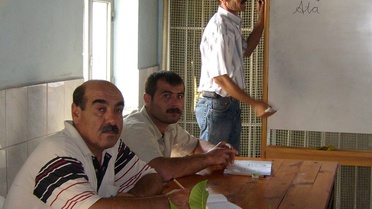 Simav'da Mahkumlar Okuma Yazma Öğreniyor