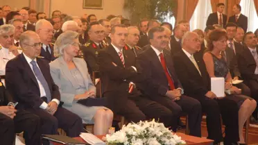 İşadamı Jak Kamhi'ye Devlet Üstün Hizmet Madalyası Verildi