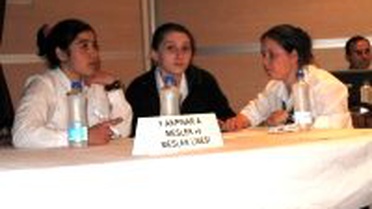 Bu Kızların Okuması Yardımlara Bağlı