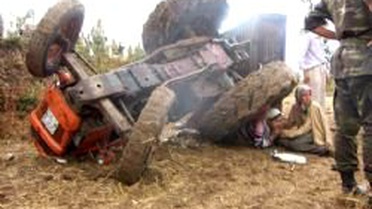 Traktör Tekerinin Altında Kalan Kızın Can Pazarı