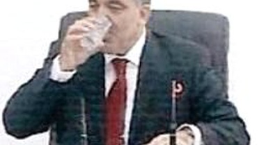 Orucu Unutup Su İçti Uyarmayanlara Kızdı