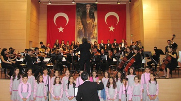 Çocuk Korosu Üniversitelileri Hayran Bıraktı