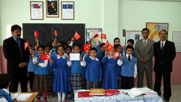 Minik Öğrenciler'den Mehmetçik Vakfı'na Anlamlı Bağış