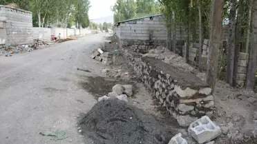 Vatandaş Yolu İşgal Ediyor, Belediye Çaresiz Kalıyor