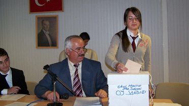 Demokrasi Eğitimi ve Okul Meclisleri Projesi