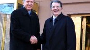 Erdoğan ve Prodi'ye 'Yılın Devlet Adamı' Ödülü