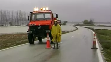 Keşan-enez Karayolu Sel Nedeniyle Trafiğe Kapandı