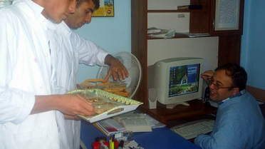 Öğrenciler Aşure Satarak Atölye İhtiylaçlarını Karşılıyor