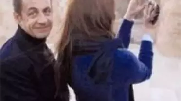 Aşk Tatili Arası Siyaset