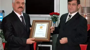 Emekliye Ayrılan Emniyet Müdürüne Veda Yemeği