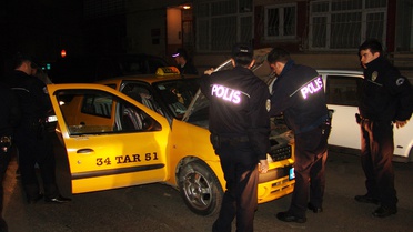 Kuru Sıkı Tabanca ile Taksiciyi Gasp Etti