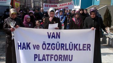Van'da 'Başörtüsüne Özgürlük' Eylemi