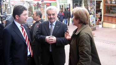 Milletvekili, Çarşı Esnafını Ziyaret Etti