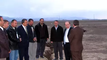 Niğde Valisi Öztürk Deprem Bölgesini İnceledi