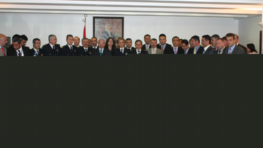 Vali'den Başarılı Polislere Takdirname