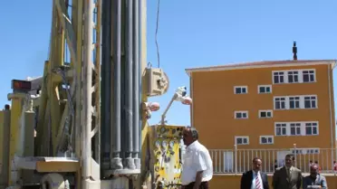Öğrencilere Römorkla Su Getirme Devri Bitiyor