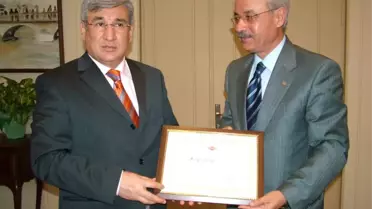 Antakya Belediye Başkanı Yeloğlu: 'TRT Hatay Radyosu'nun Kapatılmasına Üzüldük'