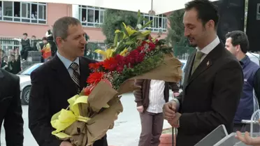Dünya Bilardo Şampiyonu Semih Saygıner'in Layihası Doğup Büyüdüğü Sokağa Asıldı