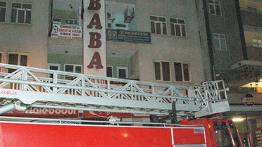 Zirve Yayınevi'nin Eski Bürosunda Yangın Çıkınca Polis Alarma Geçti