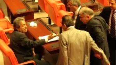 Genç'ten 'Çiçek Sulama' Açıklaması