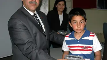 Fişini Alan Öğrencilere Hediye Yağmuru
