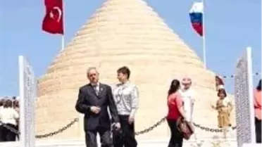 Rus Şeref Vakfı Açtı