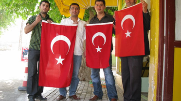 Arabanlı Esnaf, Tarihi Kaleye Büyük Türk Bayrağı Dikilmesini İstiyor