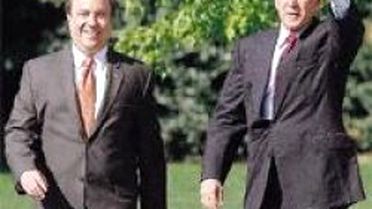 Bush Yoldan Saptı