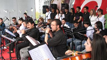 Kars Kafkas Üniversitesi'nde Bahar Şenliği