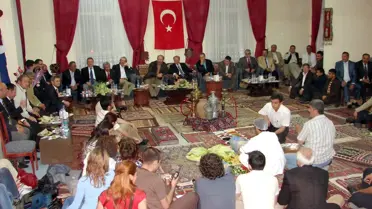 Bakan Çelik Memleketi Van'da 'Sıra Gecesi'ne Katıldı