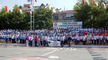 Öğrenciler Temiz Çevre İçin Yürüdü