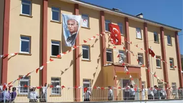 Pütürge İlçesinde Sağlık Ocağı ve Tarımsal Kooperatif Açılışı Yapıldı