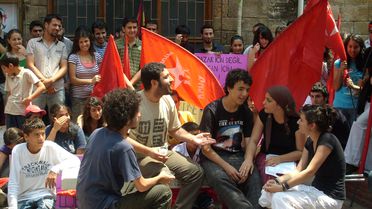 ÖSS'ye Skeçli Protesto