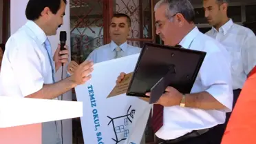 Alaşehir'de, Ticaret Meslek Lisesi'ne Beyaz Bayrak