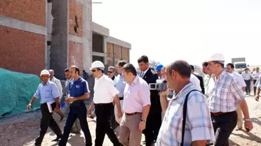 Şırnak Valisi Yerlikaya Habur Sınır Kapısı'nda İncelemelerde Bulundu