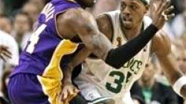La Lakers: 88 Boston Celtics: 98