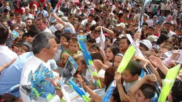 Karne Alan Öğrencilere Belediyeden Uçurtma Hediyesi