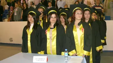Yozgat Bozok Üniversitesi'nde Mezuniyet Sevinci
