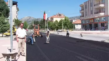 Bucak'ta Asfaltlama Çalışmaları Başladı