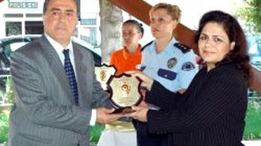 Tekirdağ Emniyet Müdürlüğü, Araç Bağışlayan İşadamlarına Plaket Verdi