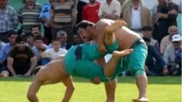 Amasya Güreşlerinde Başpehlivan Ali Rıza Kaya