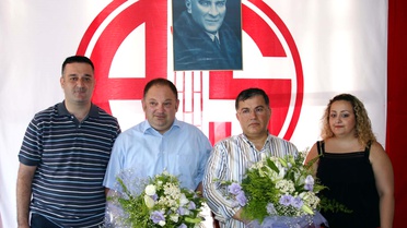 Antalyaspor'da Başkan Peker, Kulüp Personeli ile Vedalaştı