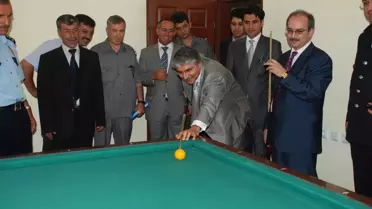 Milletvekili ve Valinin Bilardo Maçı...