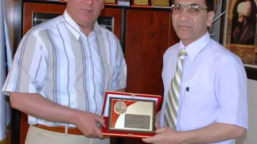 Sandıklı Belediye Başkanı Mustafa Özpınar'a Teşekkür Plaketi