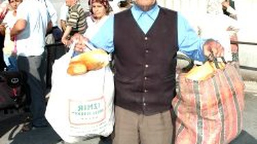 'Türkler Karnını Ekmek ve Suyla Dolduruyor'