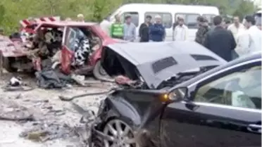Aynı Araçtaki 7 Gençten 2'si Öldü